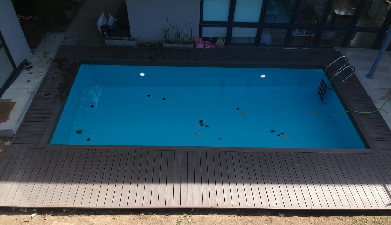 Piscina y exterior